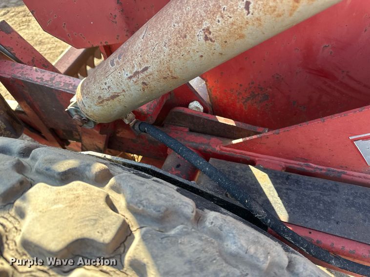 image for item EC2380 1990 Harmon Rockomatic 5800 rock picker