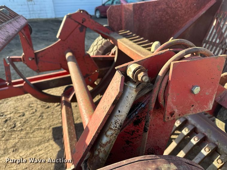 image for item EC2380 1990 Harmon Rockomatic 5800 rock picker