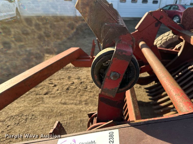 image for item EC2380 1990 Harmon Rockomatic 5800 rock picker