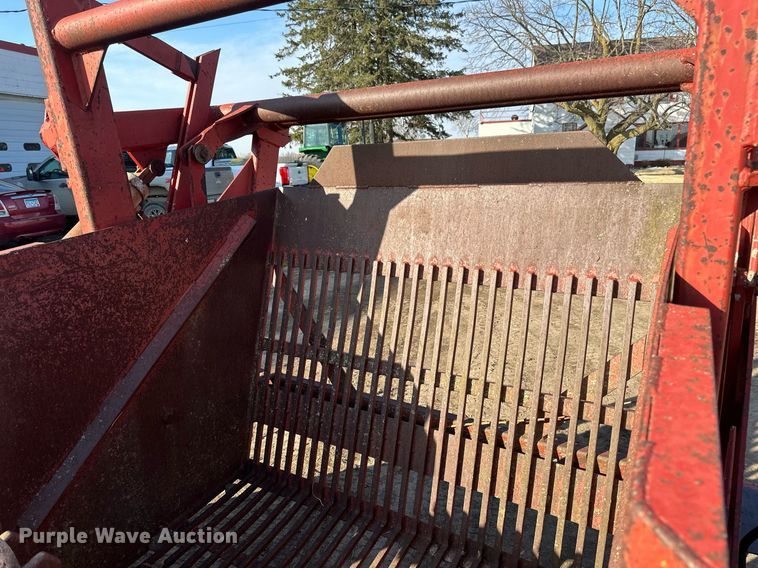 image for item EC2380 1990 Harmon Rockomatic 5800 rock picker