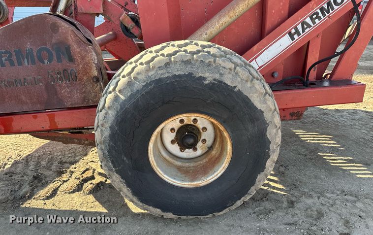 image for item EC2380 1990 Harmon Rockomatic 5800 rock picker