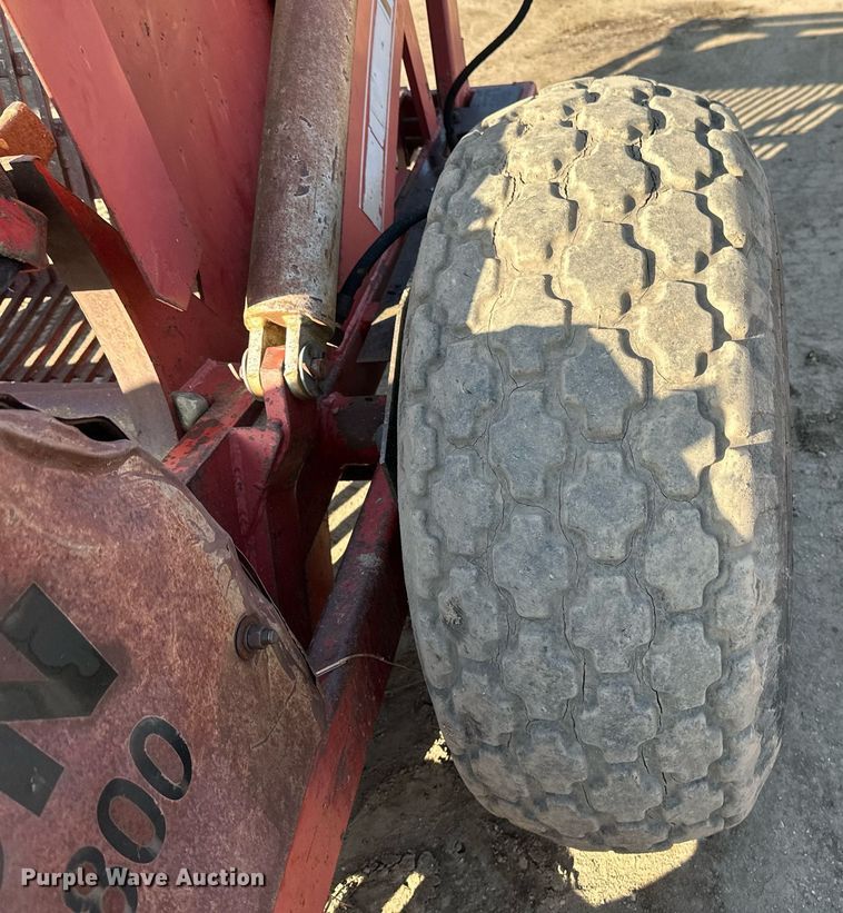 image for item EC2380 1990 Harmon Rockomatic 5800 rock picker