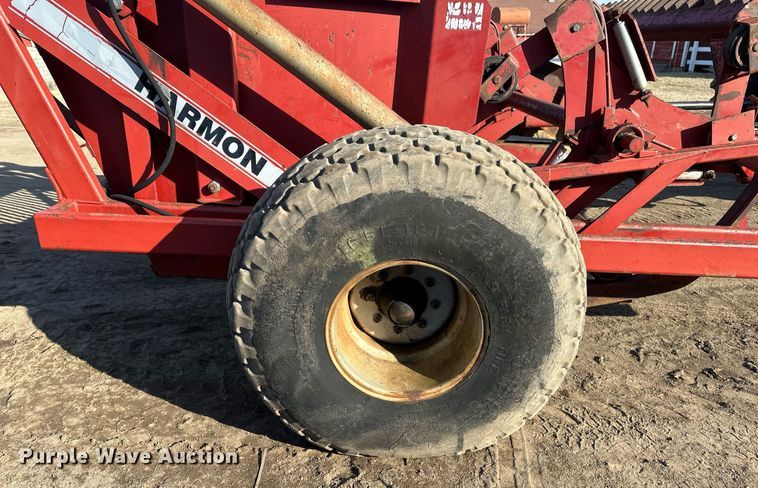 image for item EC2380 1990 Harmon Rockomatic 5800 rock picker