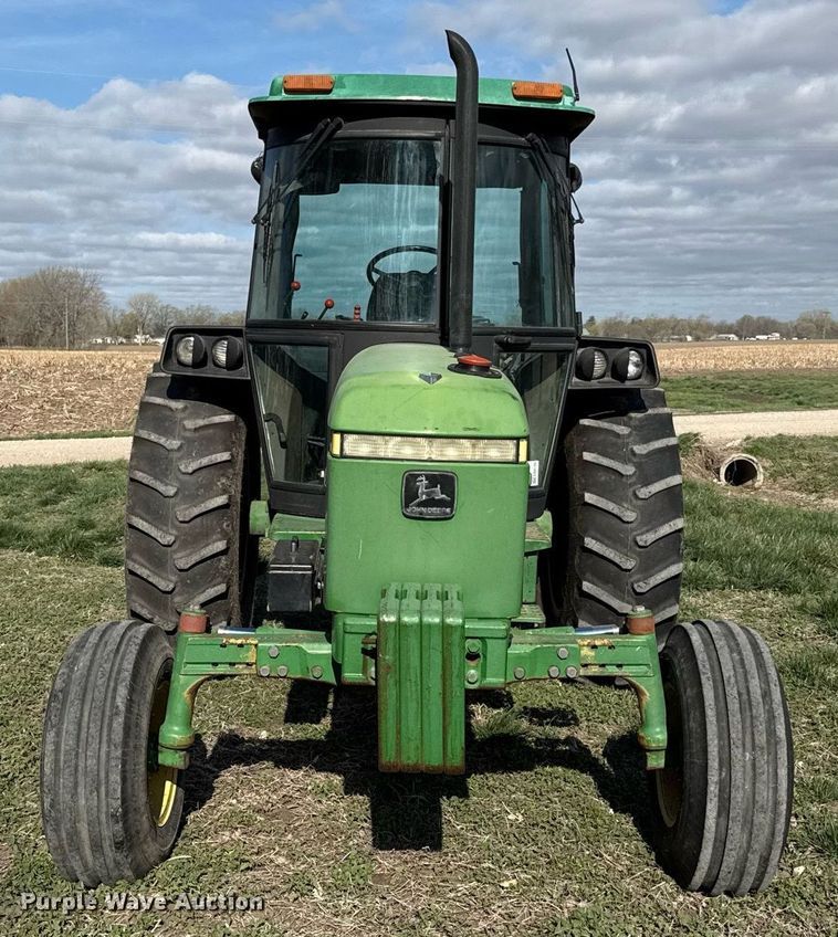 image for item ED4155 1989 John Deere 2755 tractor