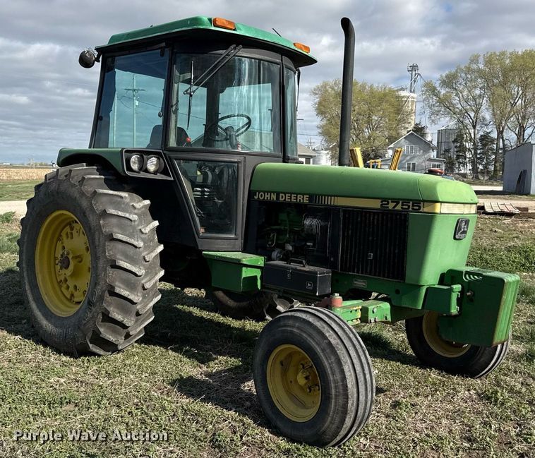 image for item ED4155 1989 John Deere 2755 tractor