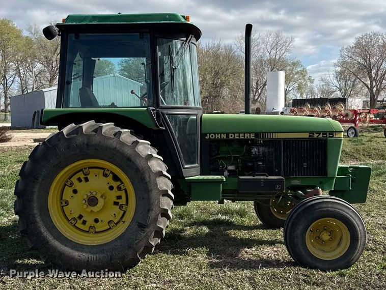 image for item ED4155 1989 John Deere 2755 tractor