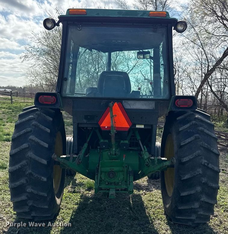 image for item ED4155 1989 John Deere 2755 tractor