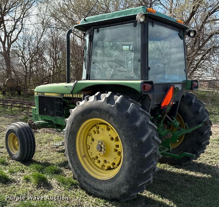 image for item ED4155 1989 John Deere 2755 tractor