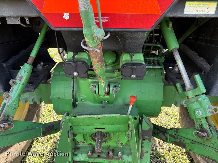 image for item ED4155 1989 John Deere 2755 tractor