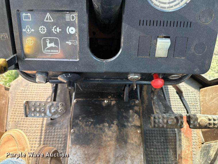 image for item ED4155 1989 John Deere 2755 tractor