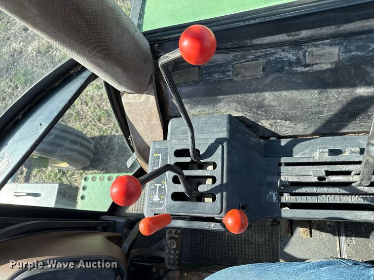 image for item ED4155 1989 John Deere 2755 tractor