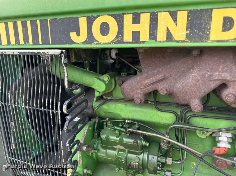 image for item ED4155 1989 John Deere 2755 tractor