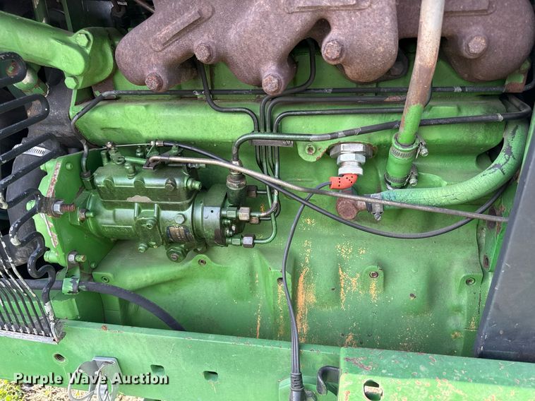 image for item ED4155 1989 John Deere 2755 tractor
