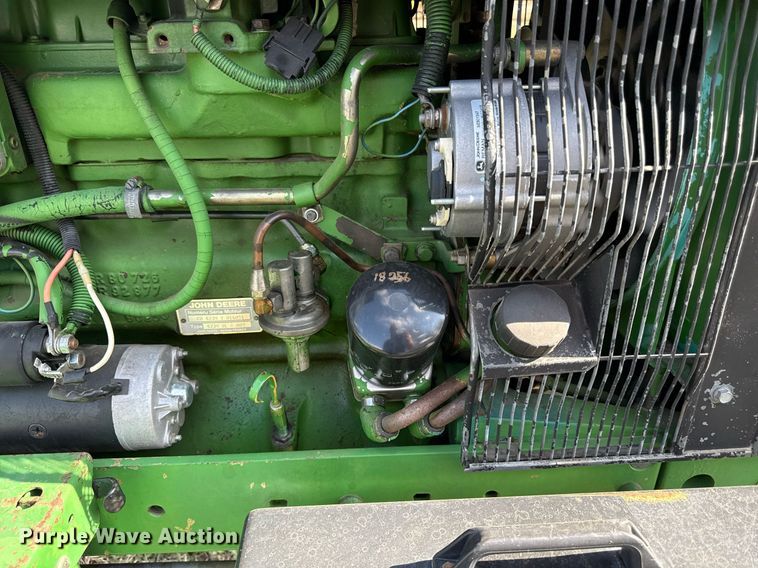 image for item ED4155 1989 John Deere 2755 tractor