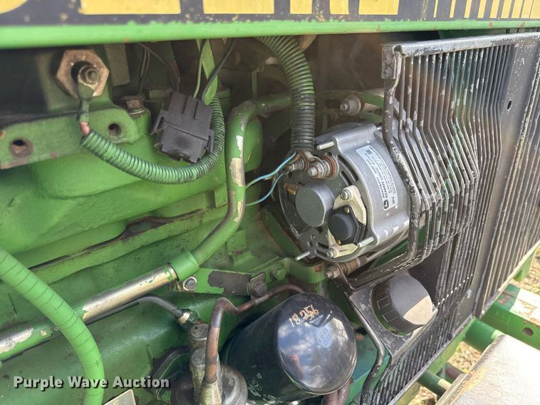 image for item ED4155 1989 John Deere 2755 tractor