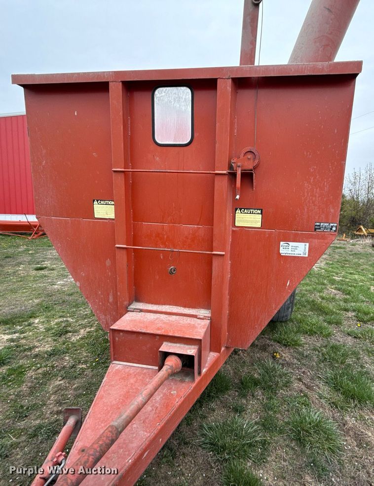 image for item ED4190 Hinson 812 grain cart