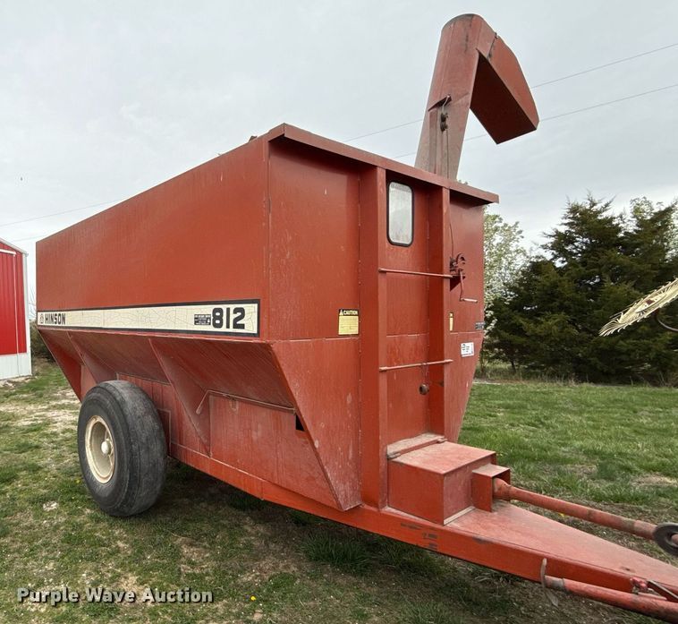 image for item ED4190 Hinson 812 grain cart