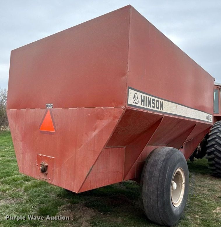 image for item ED4190 Hinson 812 grain cart