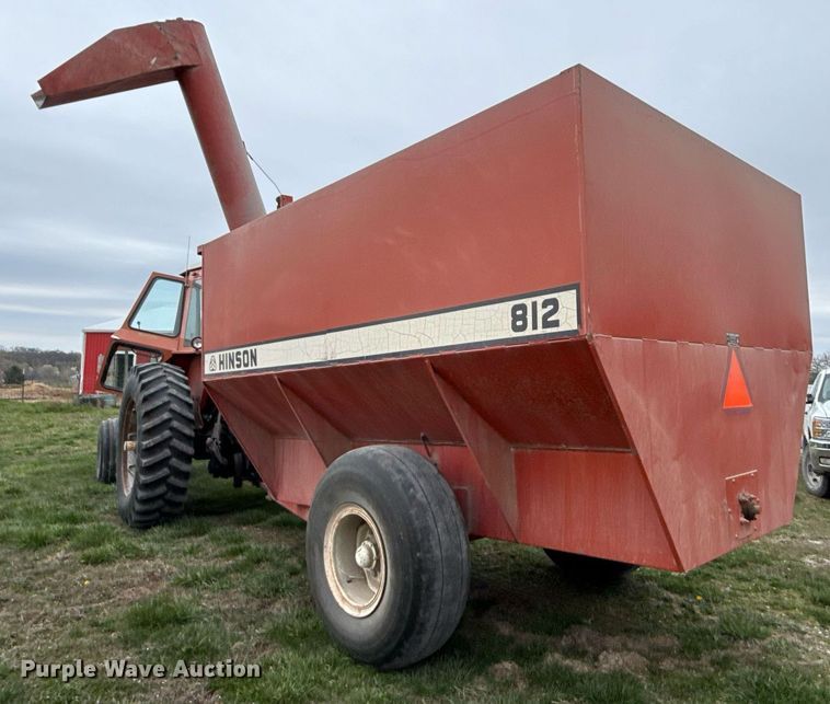 image for item ED4190 Hinson 812 grain cart