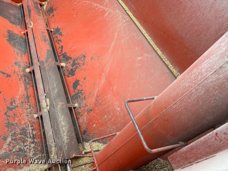 image for item ED4190 Hinson 812 grain cart