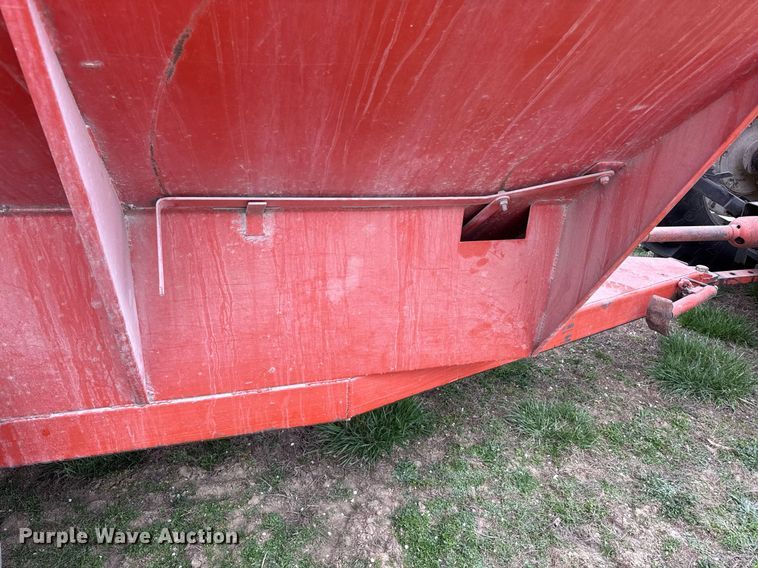image for item ED4190 Hinson 812 grain cart