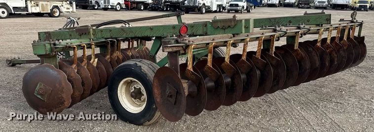 image for item EG5675 John Deere off-set disk