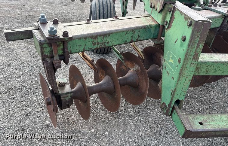 image for item EG5675 John Deere off-set disk