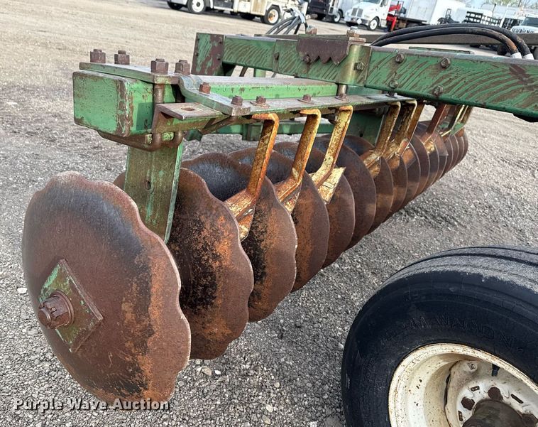 image for item EG5675 John Deere off-set disk