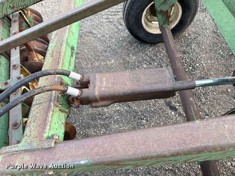 image for item EG5675 John Deere off-set disk