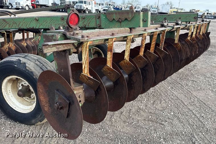 image for item EG5675 John Deere off-set disk
