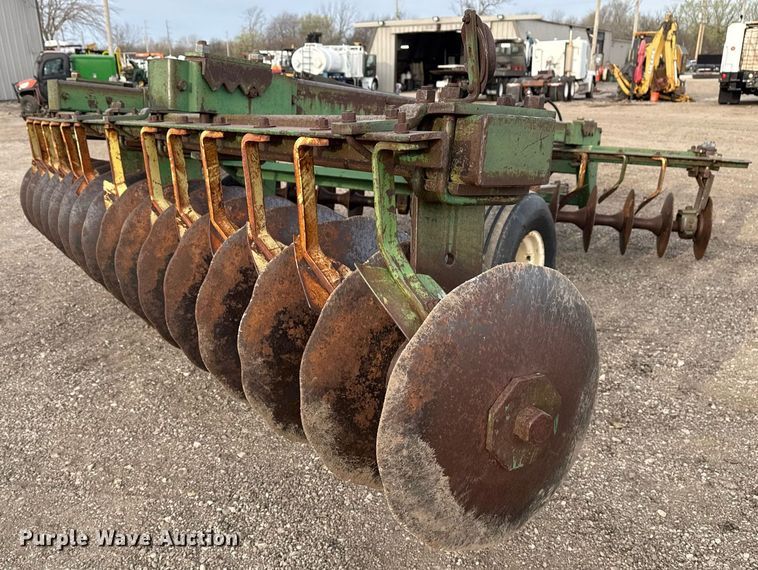 image for item EG5675 John Deere off-set disk