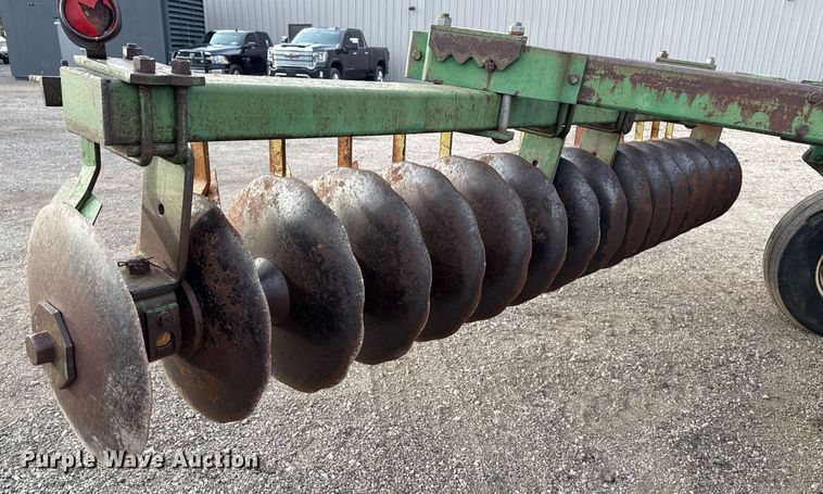 image for item EG5675 John Deere off-set disk