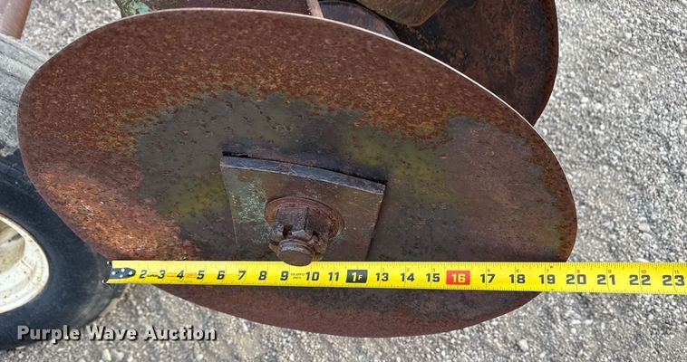 image for item EG5675 John Deere off-set disk