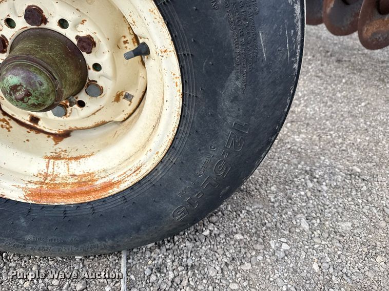 image for item EG5675 John Deere off-set disk