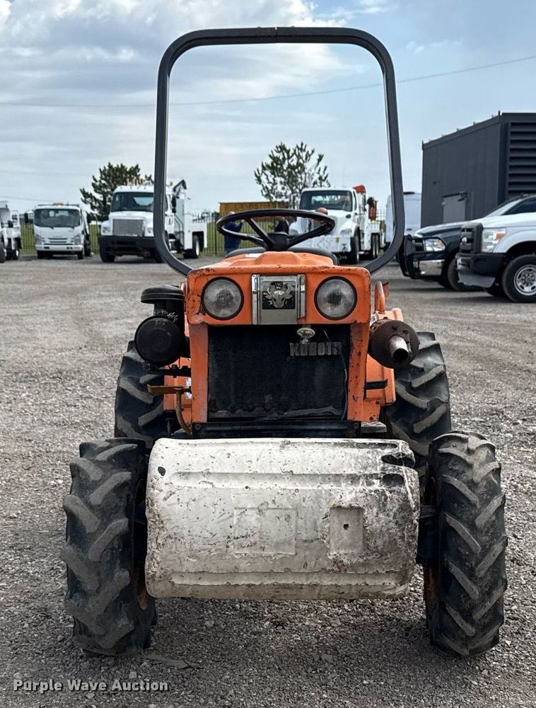 image for item EG5700 Kubota B7100 MFWD tractor