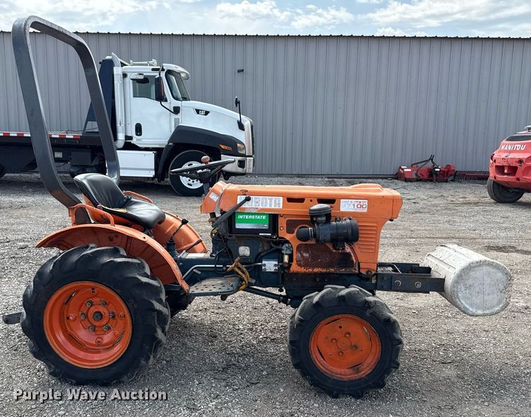 image for item EG5700 Kubota B7100 MFWD tractor