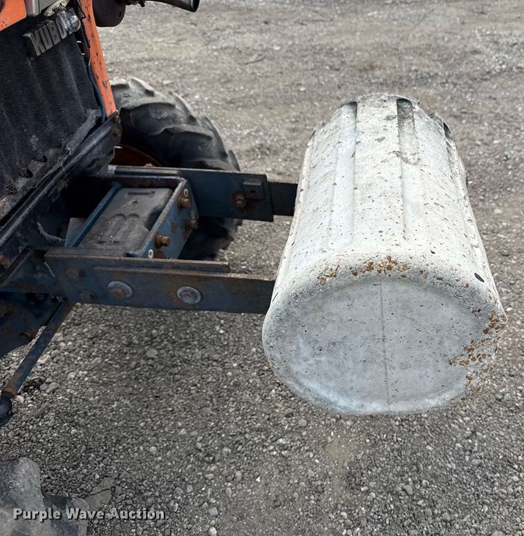 image for item EG5700 Kubota B7100 MFWD tractor