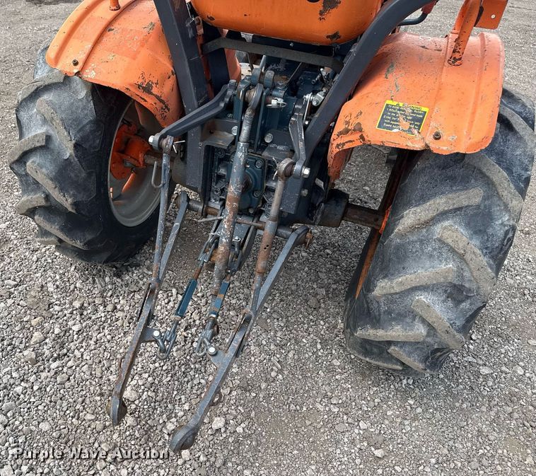 image for item EG5700 Kubota B7100 MFWD tractor
