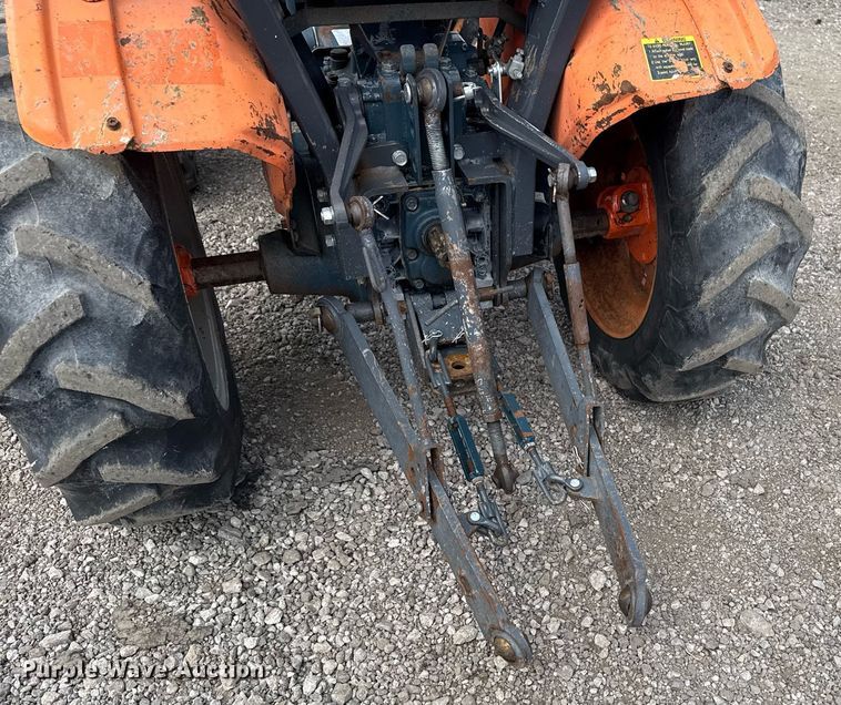 image for item EG5700 Kubota B7100 MFWD tractor