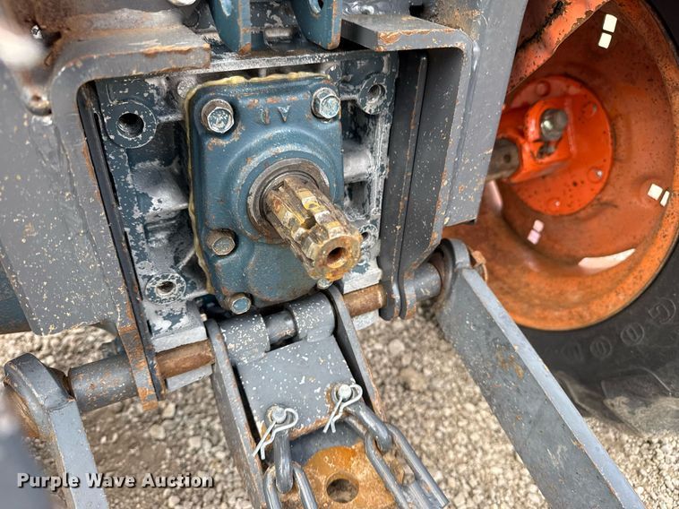 image for item EG5700 Kubota B7100 MFWD tractor