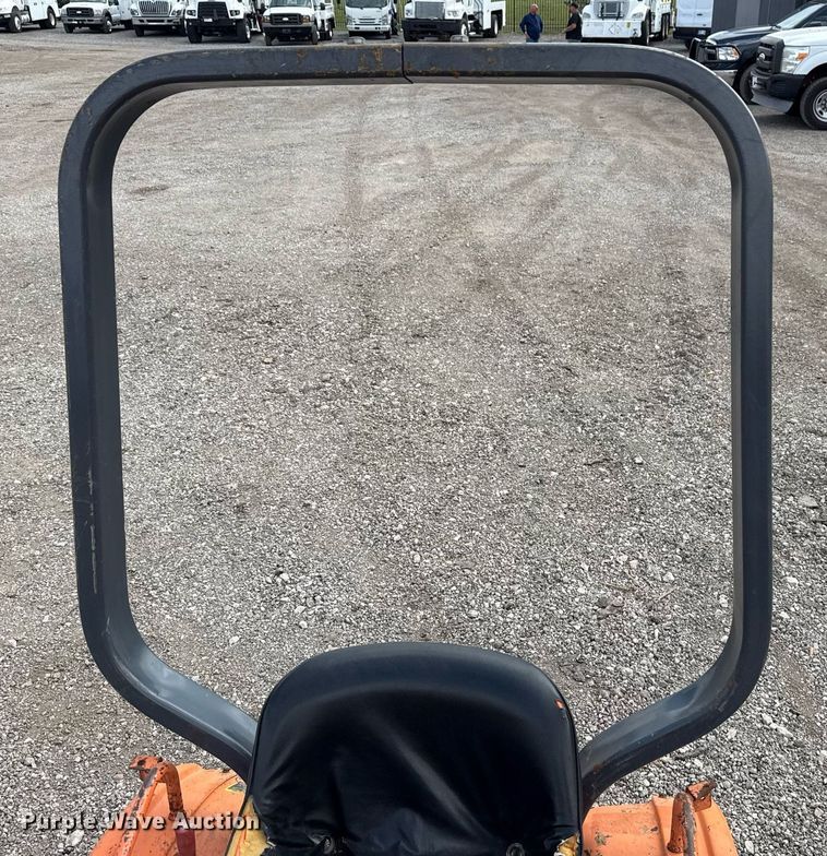 image for item EG5700 Kubota B7100 MFWD tractor