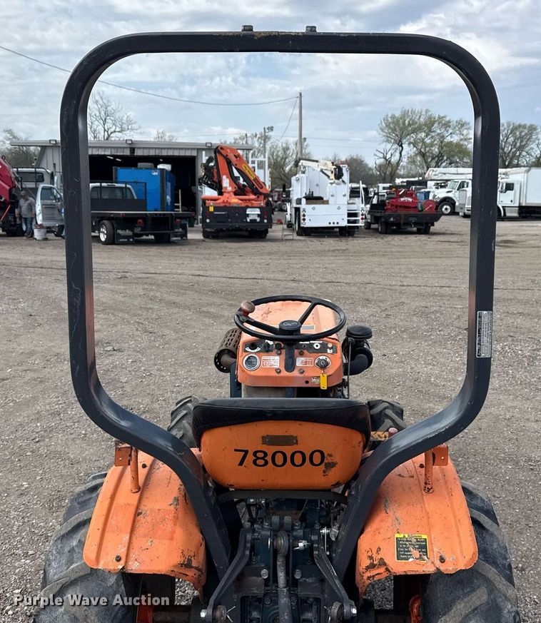 image for item EG5700 Kubota B7100 MFWD tractor
