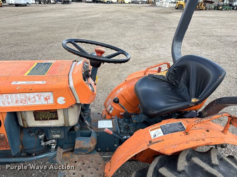 image for item EG5700 Kubota B7100 MFWD tractor