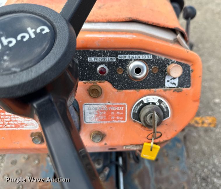 image for item EG5700 Kubota B7100 MFWD tractor