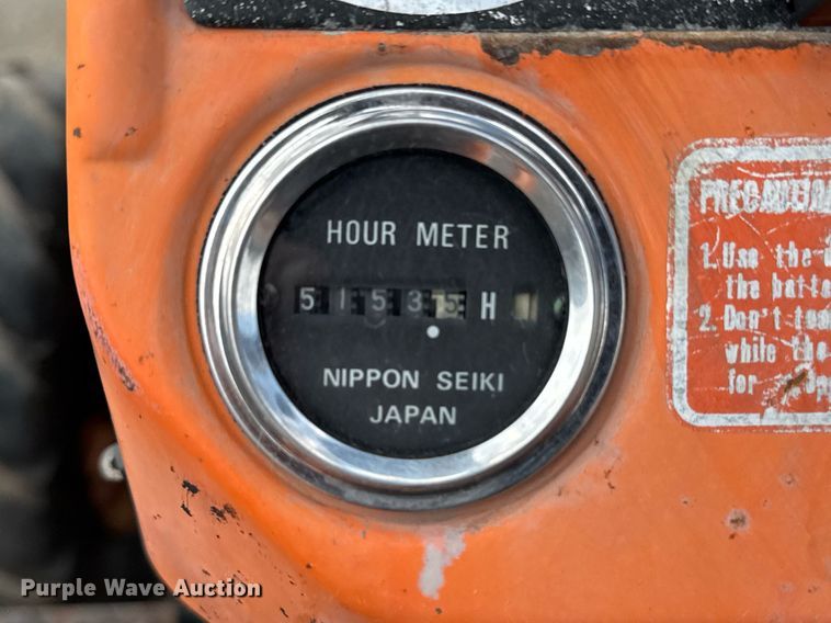 image for item EG5700 Kubota B7100 MFWD tractor