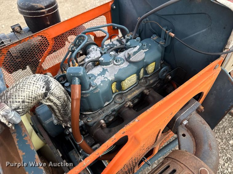 image for item EG5700 Kubota B7100 MFWD tractor