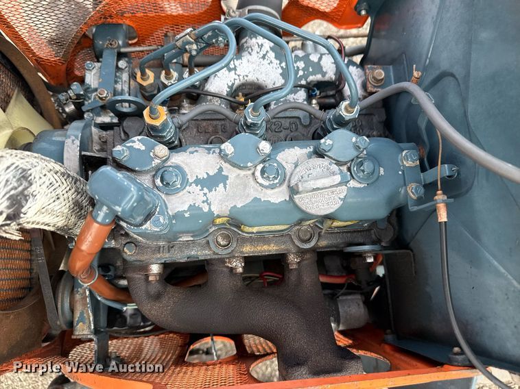 image for item EG5700 Kubota B7100 MFWD tractor