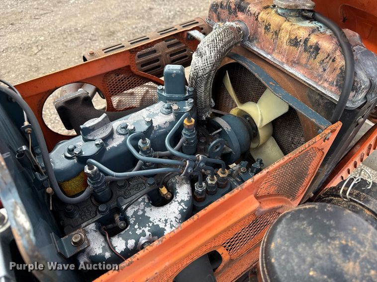 image for item EG5700 Kubota B7100 MFWD tractor