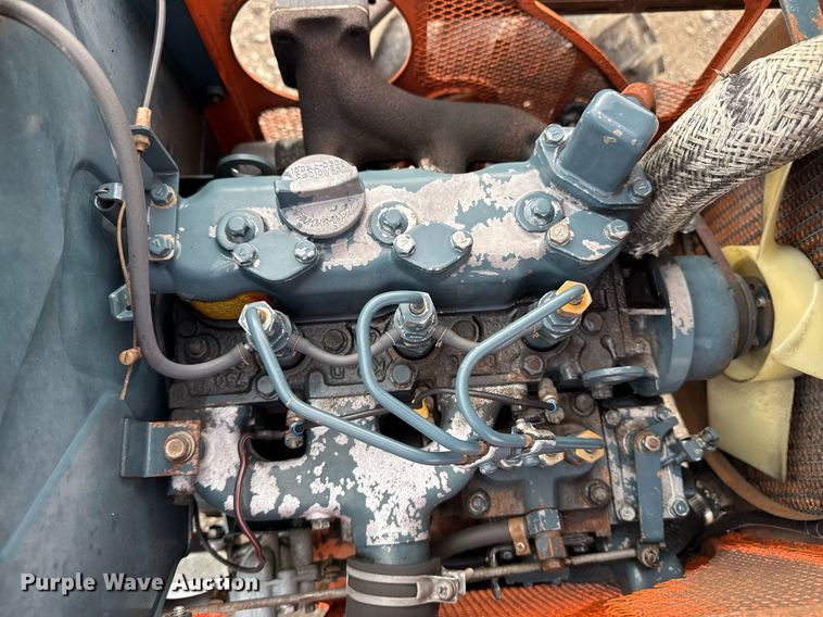 image for item EG5700 Kubota B7100 MFWD tractor