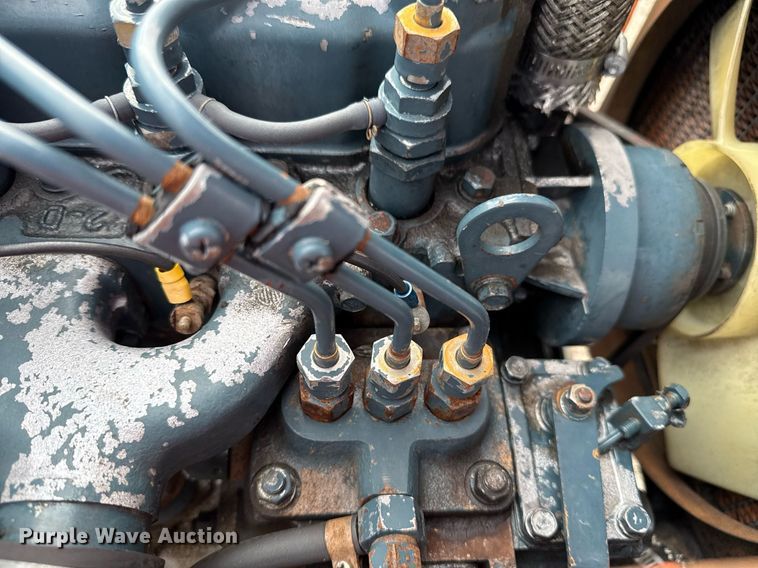 image for item EG5700 Kubota B7100 MFWD tractor